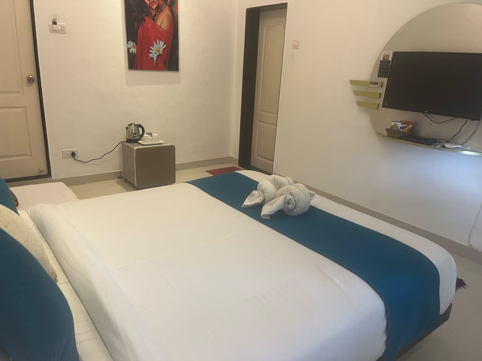 Deluxe room bathroom